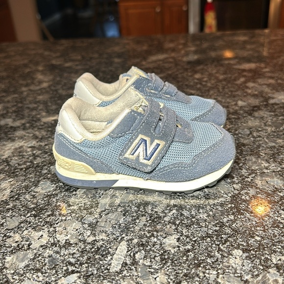 New Balance 515 Boys Hook and Loop Velcro 5.5 Toddler - Picture 1 of 7